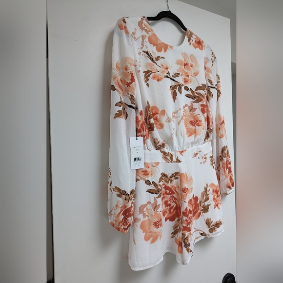 Ali & Jay Flower Romper - Picture 2 of 7